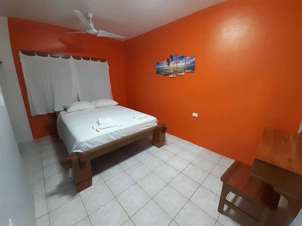 Ferienwohnung Rachel Land Caye Caulker Exterior foto